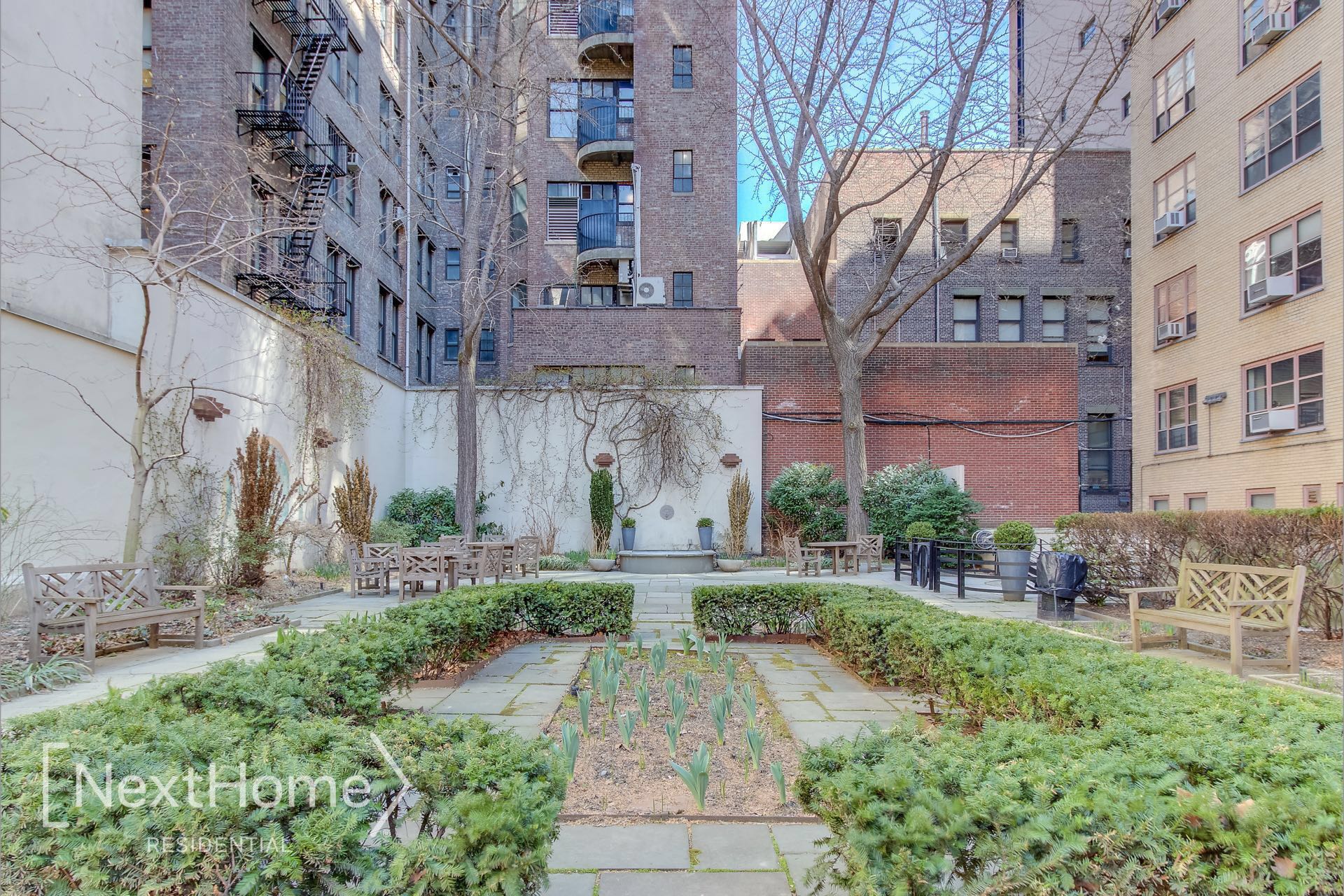Gramercy House | 235 East 22nd Street | Garden